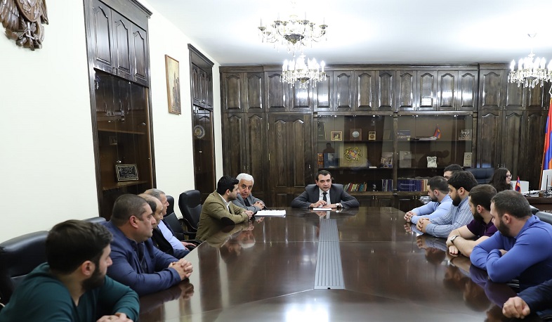 Շնորհակալագրեր ու հուշանվերներ Շիրակի մարզպետից՝ Եվրոպայի առաջնության մասնակից ծանրորդներին (լուսանկարներ)