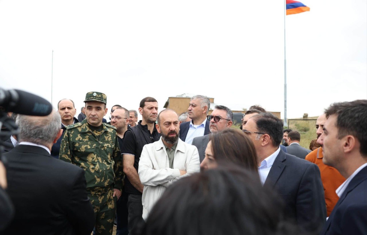 ԱԳՆ ղեկավար կազմը այցելել է Հայաստան-Թուրքիա սահմանին «Ախուրիկ» անցակետ և Գյումրի-Կարս երկաթգծի «Ախուրյան» կայարան