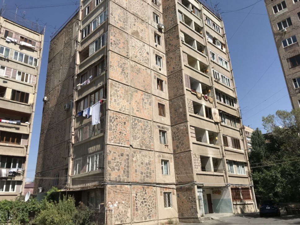 Փրկարարները Դավթաշեն 4-րդ թաղամասի շենքերից մեկի նկուղից հեռացրել են մոտ 25 տոննա ջուր