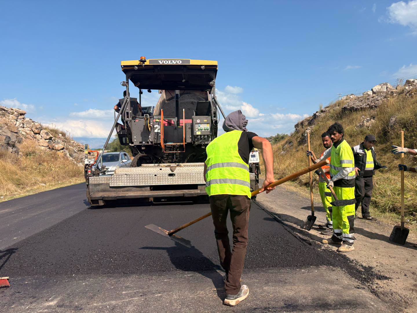 Ծովազարդ-Գավառ ճանապարհահատվածում ընթանում են միջին նորոգման աշխատանքներ
