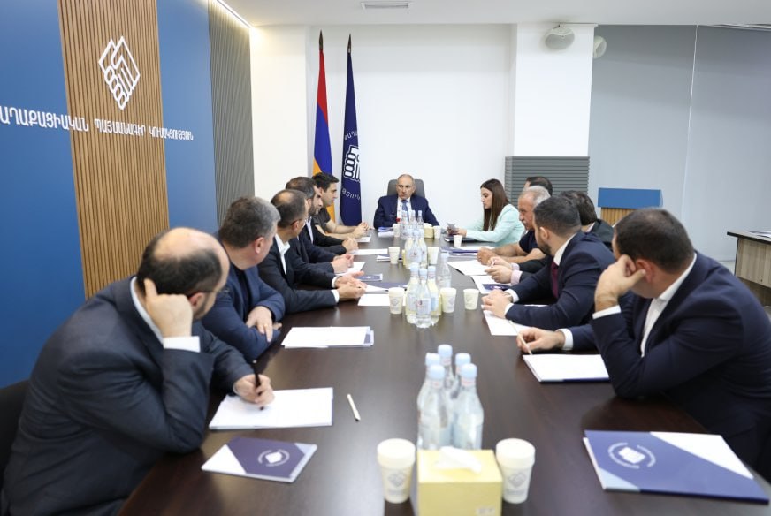 ՔՊ վարչության գրեթե բոլոր անդամները պնդել են, որ ճնշումները պետք է շարունակել․ «Ժողովուրդ»