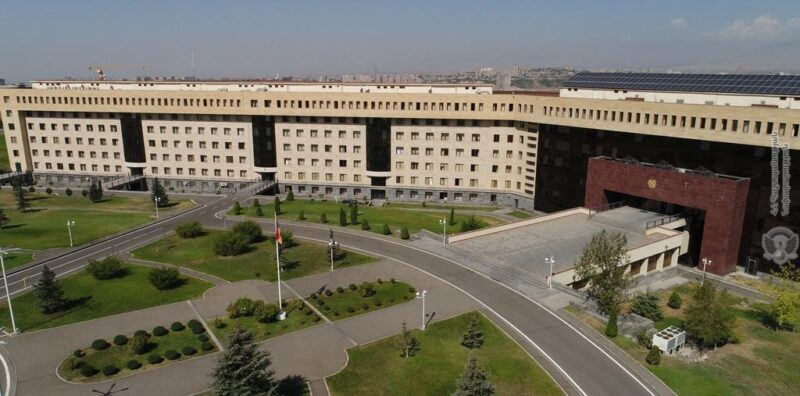 ՊՆ-ում պաշտոնատար անձանց ազատումների շարք է սպասվում․ «Ժողովուրդ»