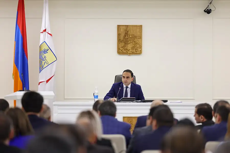 Առևտրային օբյեկտների օրինականության հետ կապված համակարգային խնդիր ունենք. քաղաքապետ