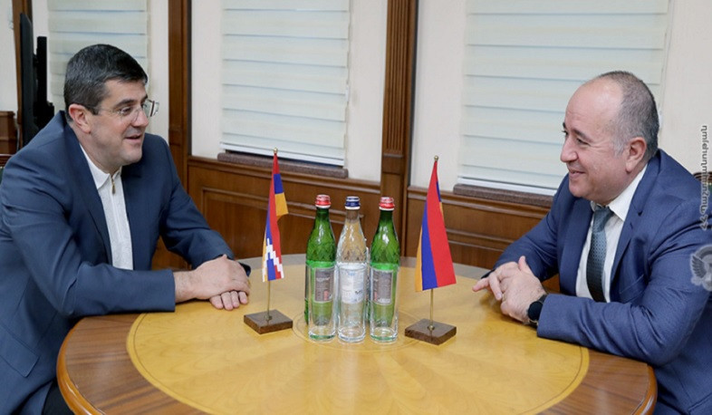 ՀՀ պաշտպանության նախարարը հանդիպել է Արցախի նախագահի հետ