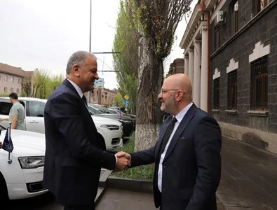 Պատրաստ ենք մեզ մեկնած ձեռքը սեղմելու ու քննարկելու շահավետ առաջարկները. Շիրակի մարզպետը՝ ԵՄ դեսպաններին