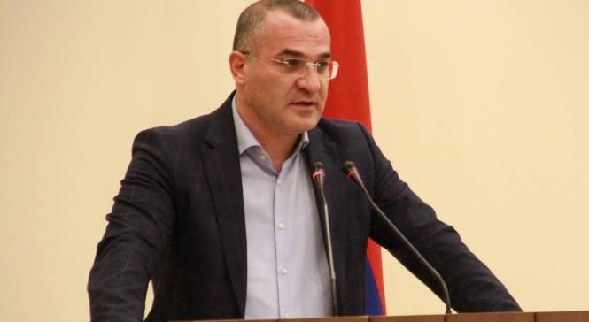 Բոլոր ողղություններով արդեն իսկ սկսել են խնդիրներ առաջանալ, պետպահուստներում կուտակված ապրանքները կսպառվեն արդեն մի քանի օրից․ Արթուր Հարությունյան