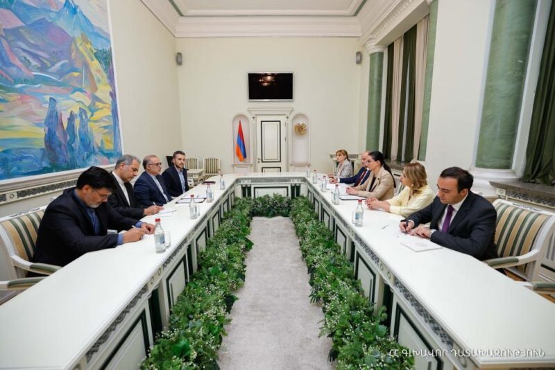 Գլխավոր դատախազն ու Իրանի դեսպանը քննարկել են հետախուզվողների հանձնմանը վերաբերող հարցեր