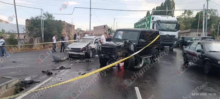 Ապարանում բախվել են «Mercedes G»-ն և երկու «Opel Astra»-ները․ կան վիրավորներ