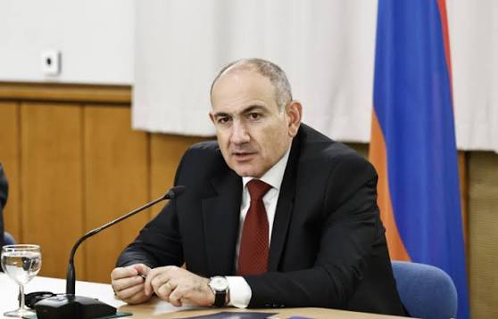 Նիկոլ Փաշինյանը քվեարկում է (Ուղիղ)