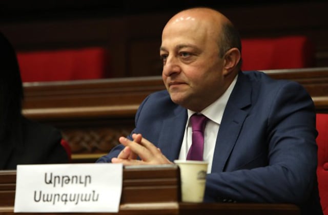 Հայաստանի խորհրդարանը քննարկում է ընդդիմադիր պատգամավորի ձերբակալման համաձայնության հարցը