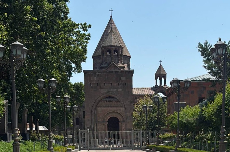 Հայաստանյայց Առաքելական Սուրբ Եկեղեցին տոնախմբելու է Սուրբ Թադեոս առաքյալի և Սուրբ Սանդուխտ կույսի հիշատակը