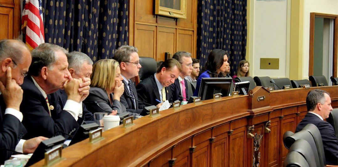 Более 100 членов Конгресса США призвали прекратить военную помощь Азербайджану