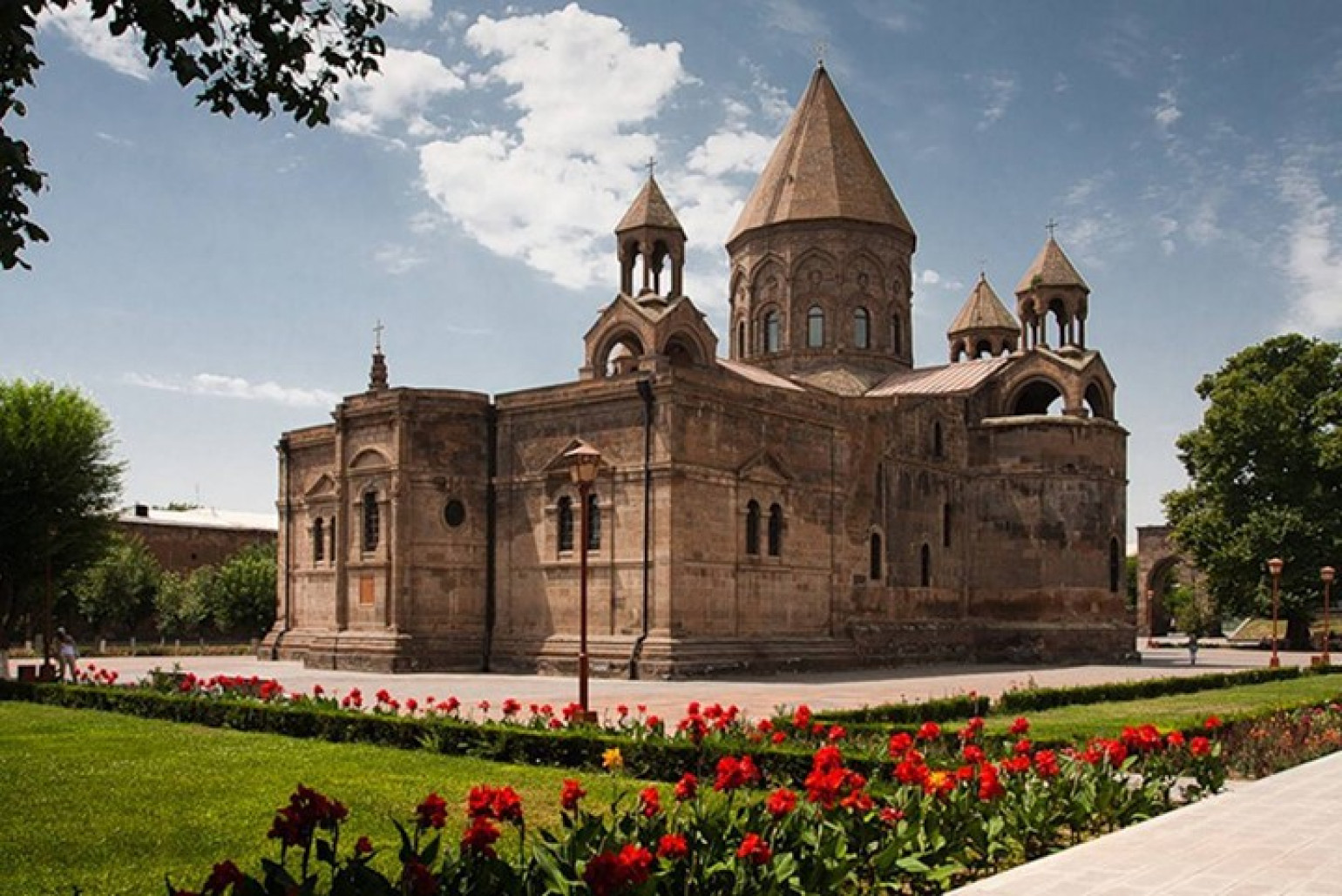 Կոչ ենք անում ՀՀ իշխանություններին` ձեռնպահ մնալ այնպիսի քայլերից, որոնք կարող են վտանգել երկրի հոգևոր ու հասարակական կայունությունը․ եպիսկոպոսների հայտարարությունը