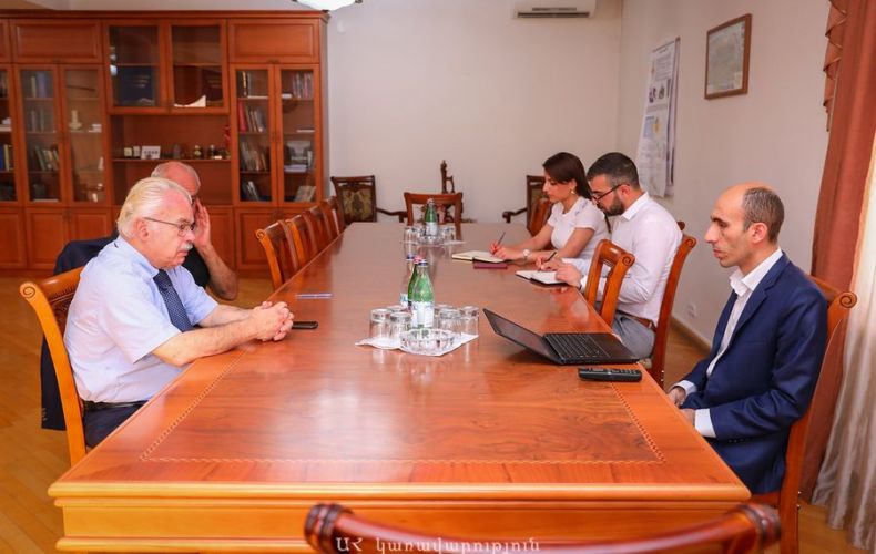 Յուրաքանչյուր հայ պետք է իր ներդրումն ունենա Արցախի վերականգնման ու զարգացման գործում․Արտակ Բեգլարյանը ընդունել է Պետրոս Թերզյանին