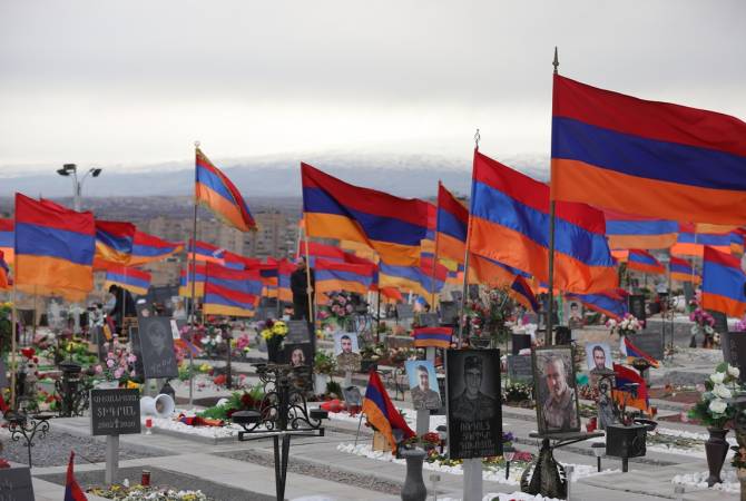 Արցախցիները միջազգային հանրությանն ուղղված 4 պահանջ ներկայացրին Եռաբլուրում
