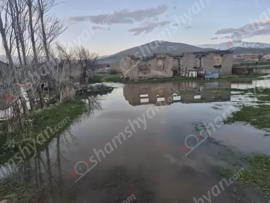 Արտակարգ իրավիճակ Գեղարքունիքի մարզում․ Սոթք գյուղով անցնող գետը վարարել է, դուրս եկել ափերից և ողողել մի քանի տների բակեր, հողամասեր, լցվել նկուղներ