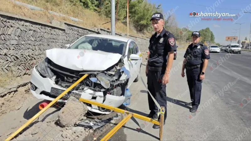 Բախվել են «BMW»-ն ու «Nissan»-ը. վերջինն էլ բախվել է երկաթե ճաղավանդակին. կան վիրավորներ