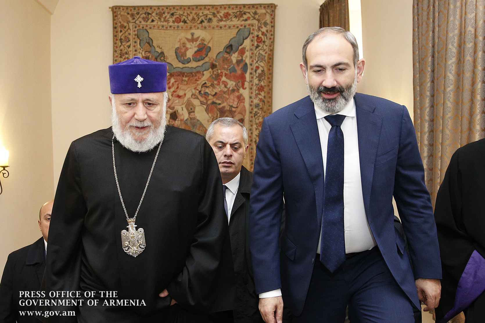 Պնդում եմ, որ Գարեգին Բ կաթողիկոսը խախտել է կուսակրոնության ուխտը և զավակ ունի․ Փաշինյան