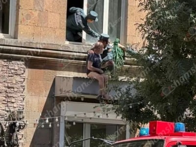 Երևանում փրկարարները 60-ամյա տղամարդուն, ով նստել էր խանութի ծածկին, տեղափոխել են բնակարան