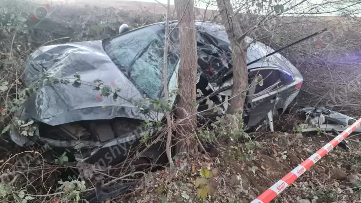 Խոշոր ավտովթար Տավուշի մարզում․ «Kia»-ն դուրս է եկել ճանապարհի երթևեկելի գոտուց, բախվել թփերին և ծառերին․ կա վիրավոր