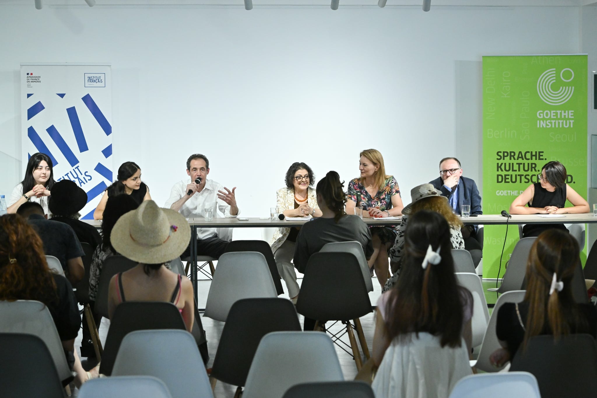 22-րդ «Ոսկե ծիրան»-ը շարունակում է համագործակցությունը արտասահմանյան դեսպանությունների ու միջազգային կազմակերպությունների հետ