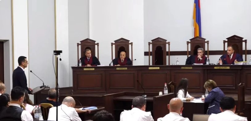 «Միասնության թևեր» կուսակցության ներկայացուցիչ Լիպարիտ Դրմեյանը միջնորդեց կասեցնել գործը ՍԴ-ում