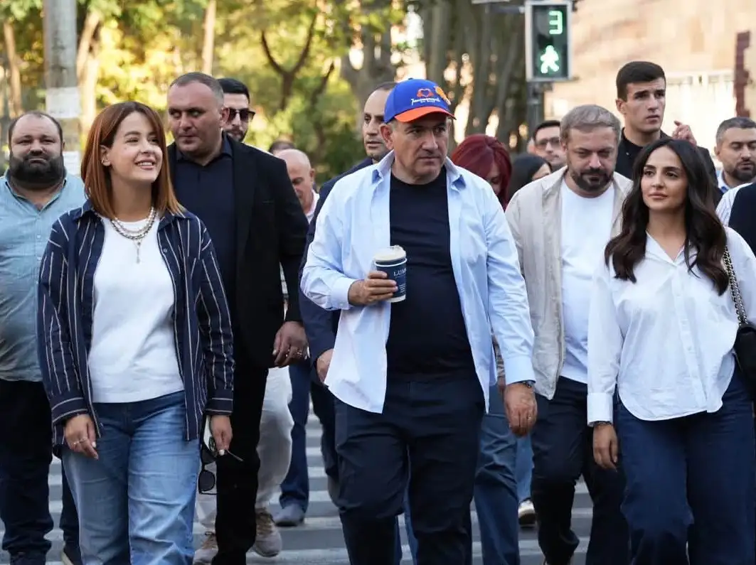 Ինքս եմ ասել՝ քանդեք, բարեկարգեք․ Ազարյանը հրապարակել է Աջափնյակում վարչապետի հետ զրույցի դրվագ