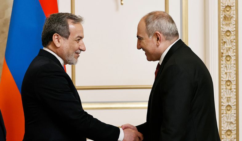 Իրանի ԱԳ նախարարը հայերենով շնորհավորել է Նիկոլ Փաշինյանին