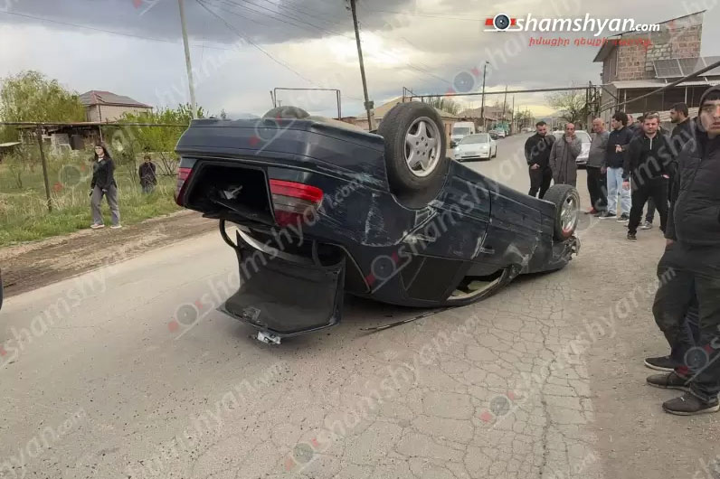 Ազատաշենում բախվել են «Nissan Teana»-ն և «Mercedes»-ը․ մեքենան գլխիվայր շրջվել է