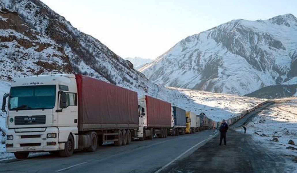 Ավելի քան 3900 բեռնատար սպասում է վրաց-ռուսական սահմանով անցնելուն