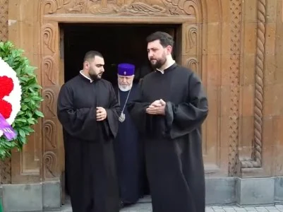 Գարեգին Բ-ն, Սերգեյ Կոպիրկինը, Սամվել Շահրամանյանը ներկա են Զորի Բալայանի հոգեհանգստի արարողությանը