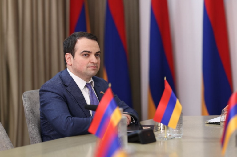 Խուզարկությունը քիչ առաջ ավարտվեց. քննիչները հեռացել են Նարեկ Կարապետյանի տնից