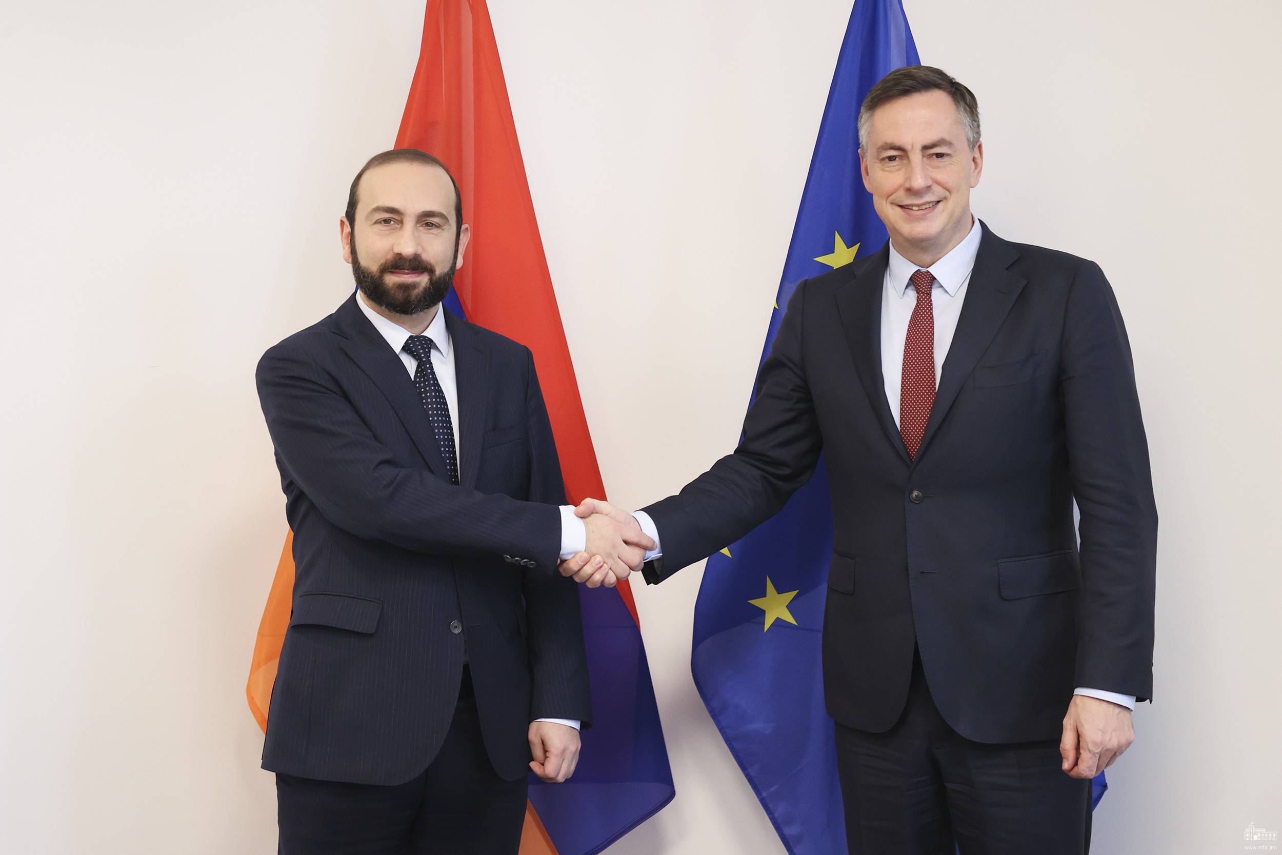 Ադրբեջանը նպատակ է հետապնդում էթնիկ զտումների ենթարկել ԼՂ 120 հազար հայ բնակչությանը․ Միրզոյանը հանդիպել է Դեյվիդ Մքալիսթերի հետ