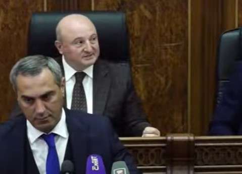 Վարդան Ղուկասյանի փեսան՝ Ավետիս Առաքելյանը ընտրվեց Գյումրու փոխքաղաքապետ