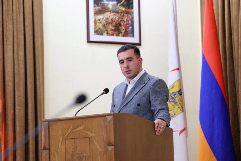 Երևանի քաղաքապետարանն արձագանքել է Արին Բերդ փողոցի խաչմերուկը փակած բողոքի ակցիայի մասնակիցներին