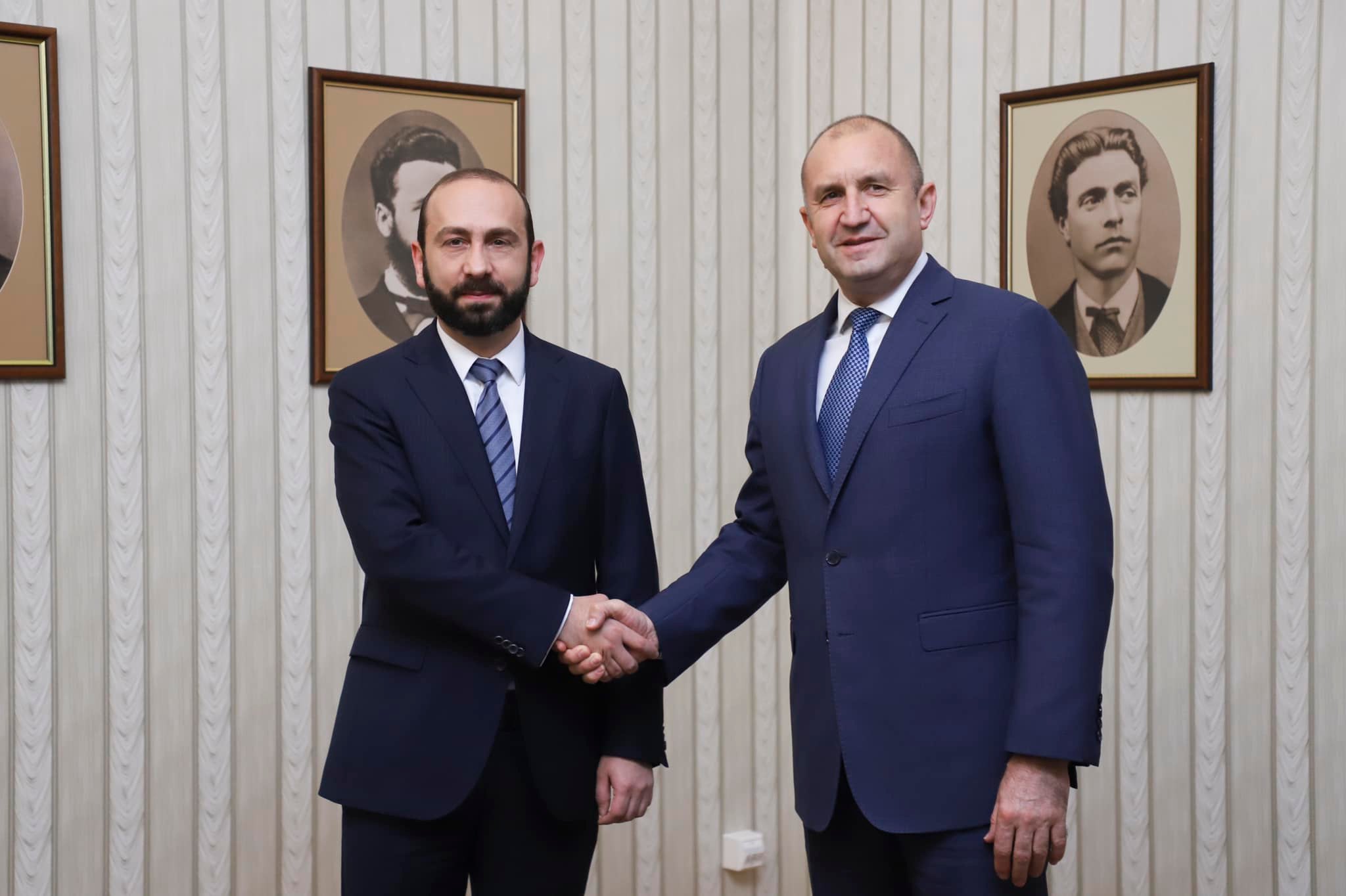 Մեկնարկել է Արարատ Միրզոյանի եւ Բուլղարիայի նախագահի հանդիպումը