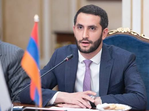 Հեչ եղե՞լ է՝ ձեր բարեկամին զանգեք ասեք՝ կգա՞ս քաբաբ ուտենք, ինքն ասի՝ գիժ ե՞ս, արա, ինչի՞ ես բաց կապով զանգել. Ռուբինյան