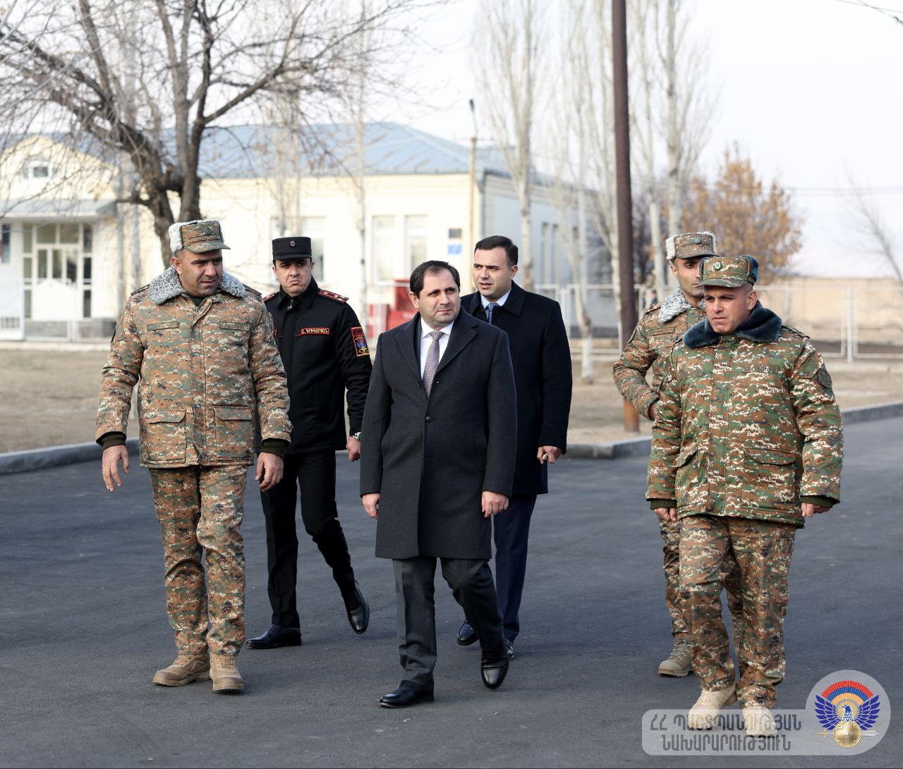Սուրեն Պապիկյանը շրջայց է կատարել զորամասի տարածքում, ծանոթացել նոր ենթակառուցվածքների շինարարական ընթացիկ աշխատանքներին