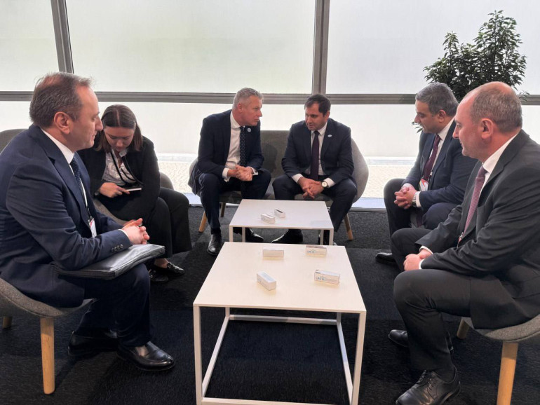 Պապիկյանը Միացյալ Թագավորության ԶՈՒ նախարարի հետ քննարկել է պաշտպանության բնագավառում համագործակցության հիմնական ուղղություններին առնչվող հարցեր