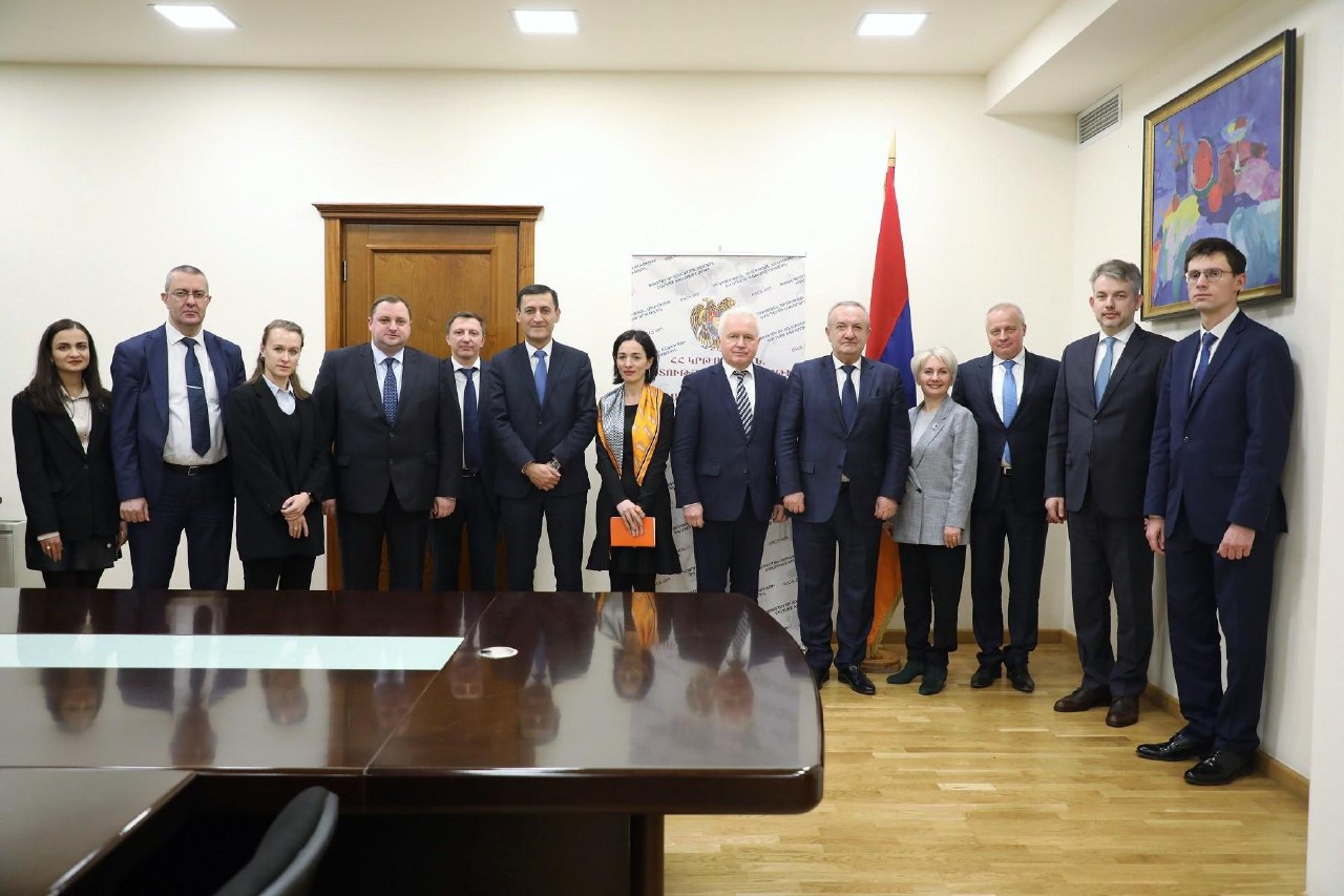«Ռուսերենի զարգացման հարցում պատրաստ ենք քննարկել նոր նախաձեռնություններ». Դումանյանը՝ ՌԴ պատվիրակությանը