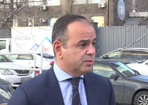 Վիզը ֆիքսատորի մեջ է, վիրահատվելու անհրաժեշտություն կունենա. Սինանյանը Էուլչեքջյանի հետ է հանդիպել