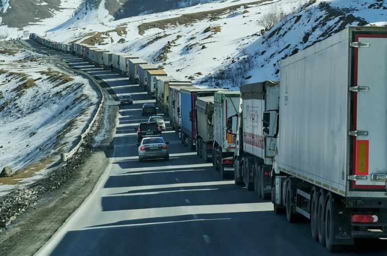 Ձնահոսքի իջնելու պատճառով Վերին Լարսի ճանապարհը երկու ուղղություններով փակ է
