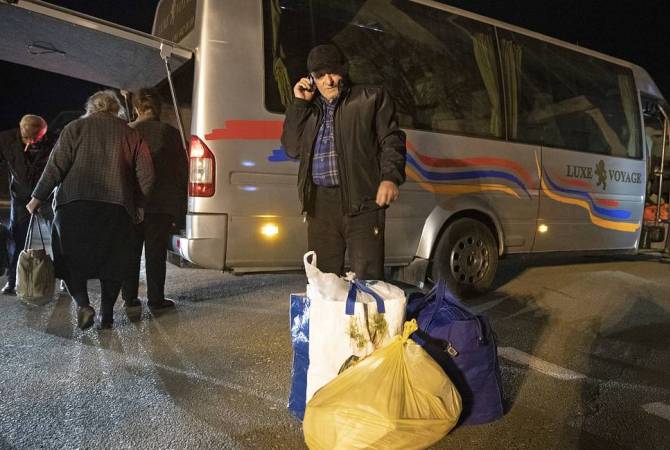 Տեղահանվածների երկրորդ խումբը՝ 475 մարդ, ռուս խաղապահների ուղեկցությամբ վերադարձել է Ստեփանակերտ  (տեսանյութ)