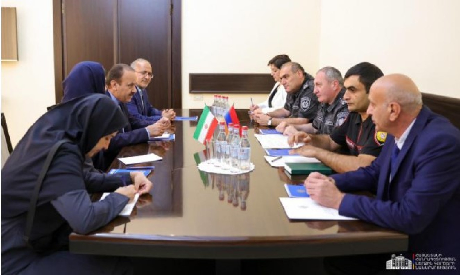 Քննարկվել են անդրազգային հանցավորության դեմ պայքարի շրջանակում համագործակցության վերաբերյալ հարցեր․ ՆԳՆ ոստիկանության պետն ընդունել է ԻԻՀ փոխդեսպանին (տեսանյութ)