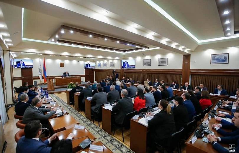  Երևանի ավագանին արտահերթ նիստ է հրավիրել․ օրակարգում տրանսպորտի թանկացման հարցն է․ ուղիղ