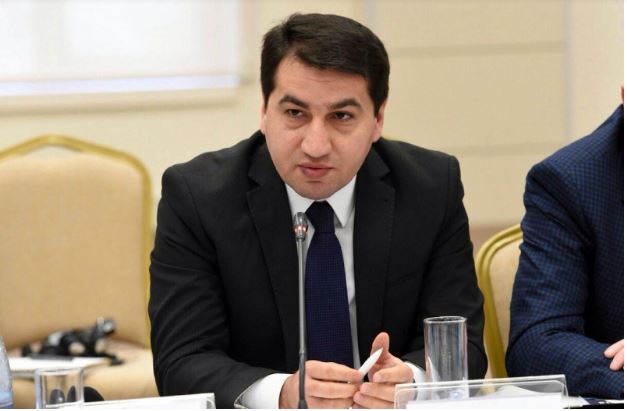Ալիևի օգնականը քննադատել է Forbes-ին և Օչաբին՝ Արցախի իրավիճակի մասին հոդվածի համար