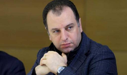 Դատարանը կքննի ՊՆ նախկին նախարարի վերաբերյալ քրեական գործը՝ առանց նրա մասնակցության
