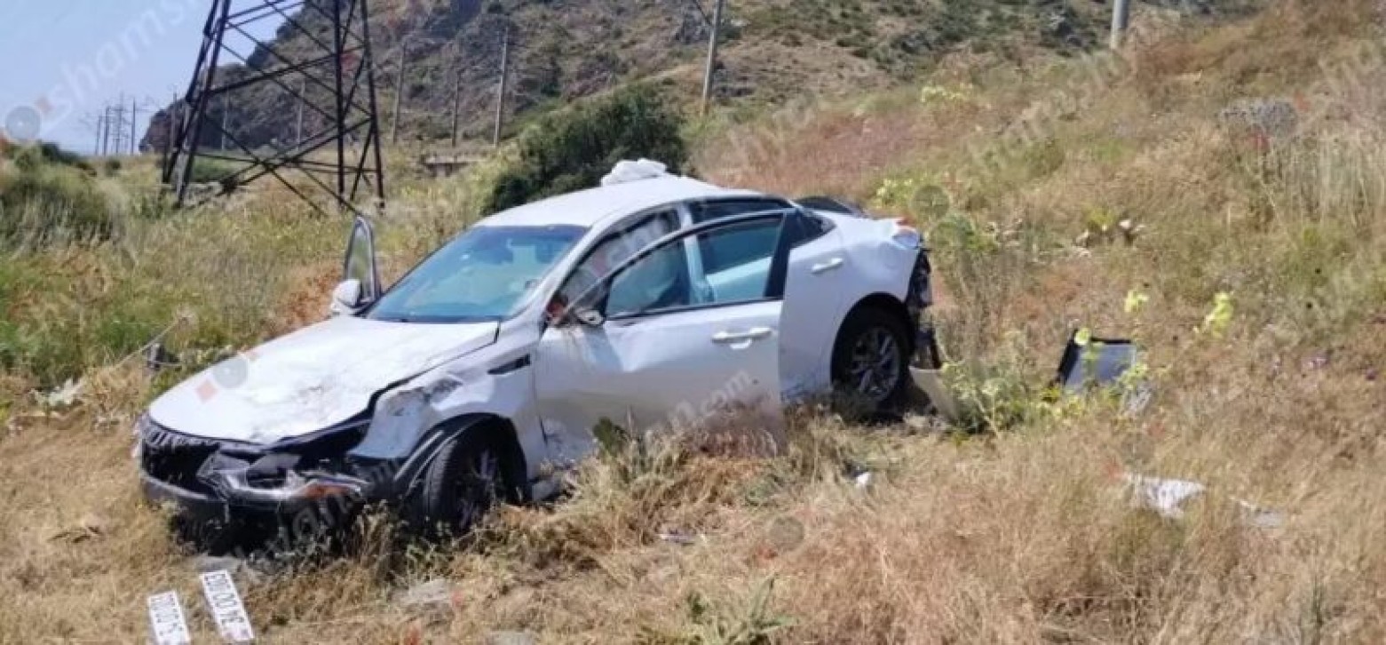 Ծովագյուղ-Շորժա ավտոճանապարհին 21-ամյա վարորդը «Kia»-ով բախվել է քարերին և մի քանի պտույտ շրջվելով՝ հայտնվել ձորակում․ կա վիրավnր