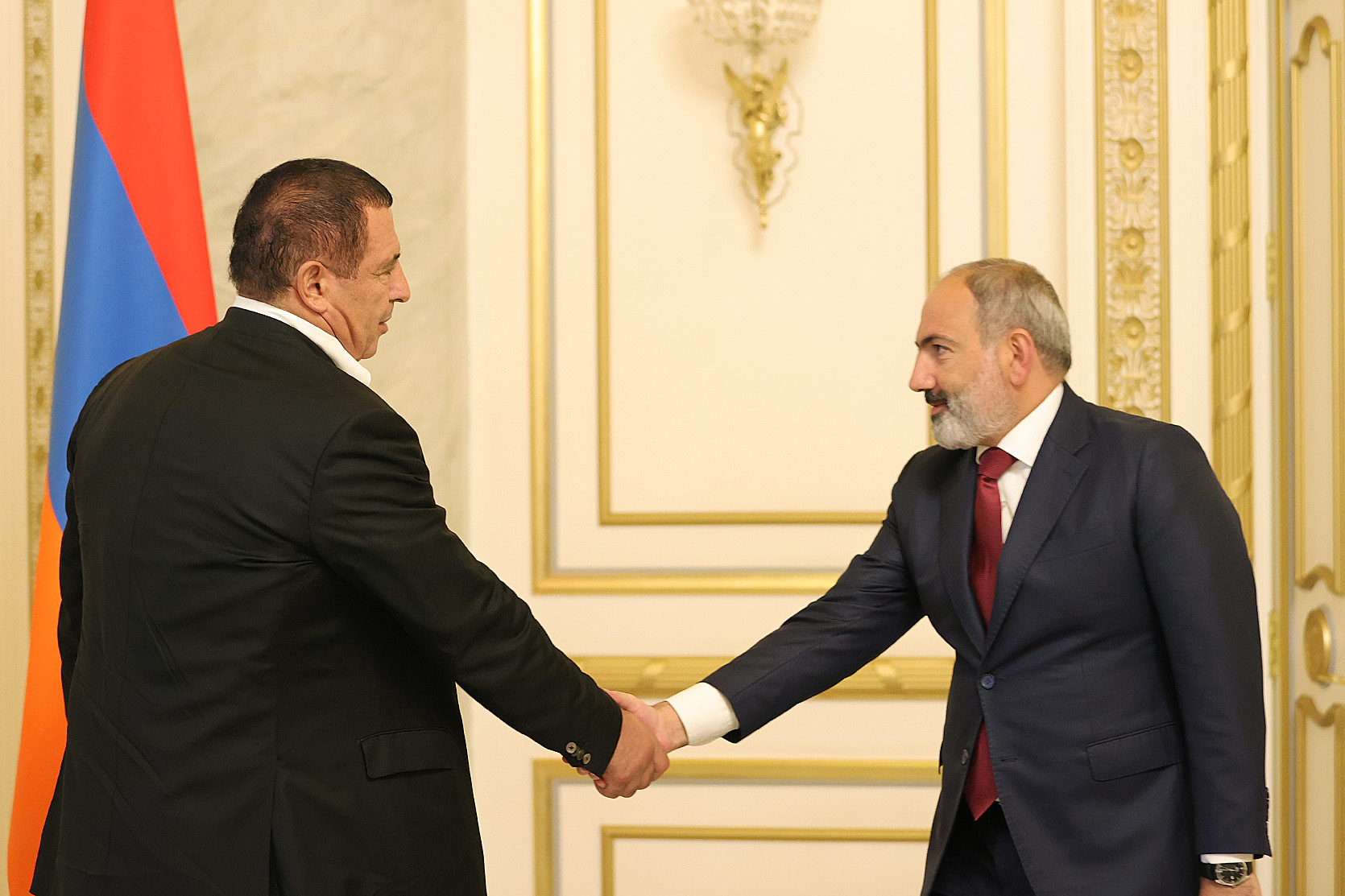 Կառավարությունը Գագիկ Ծառուկյանի ծխախոտի բիզնեսին 16․5 մլրդ դրամի արտոնություն կտա