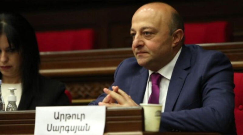 Դատարանը հրապարակում է Արթուր Սարգսյանին կալանավորելու միջնորդության որոշումը (ուղիղ)